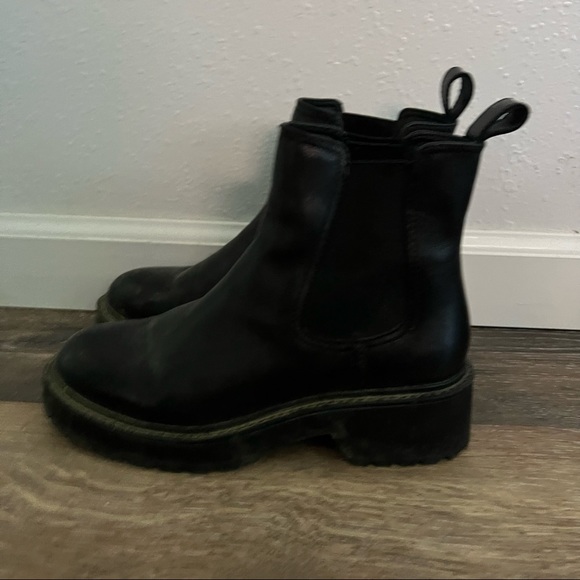 Steve Madden Trap Black Booties - Picture 4 of 6